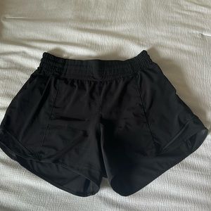 lululemon hotty hot high rise 4" inseam women's shorts